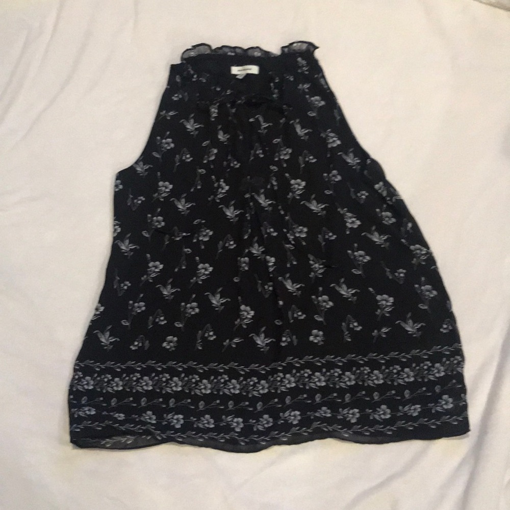 Black & white sleeveless floral blouse